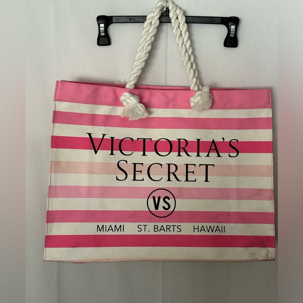 AA- Victoria’s-Secret Picnic Tote Bag